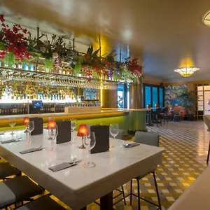 Отель The Victoria
